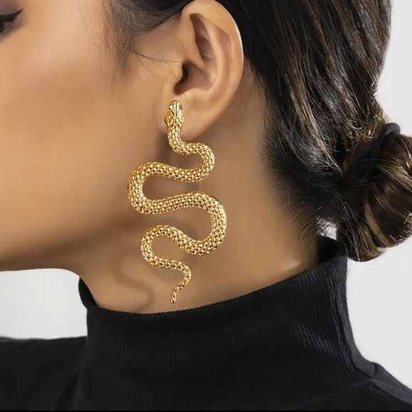 Jewelry - ✨New Avant-garde Sexy Exaggerated Oversized Gold Snake Earrings